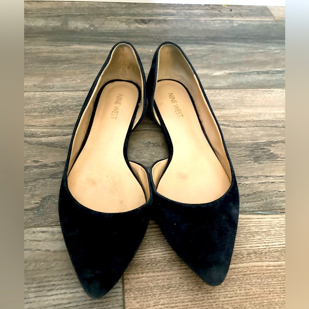 Nine West Pointy-Toe Flats. Suede. Black. Size 7.